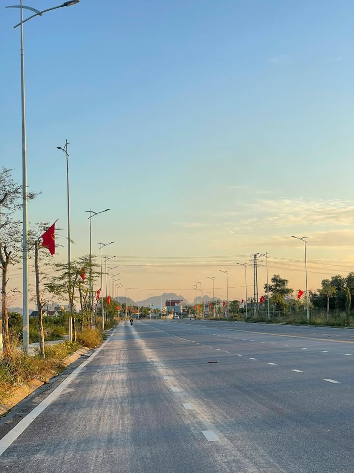 Lô đất kinh doanh Uông Bí 75m² giá 2 tỷ - Vị trí đắc địa trên trục đường Yên Tử kéo dài!