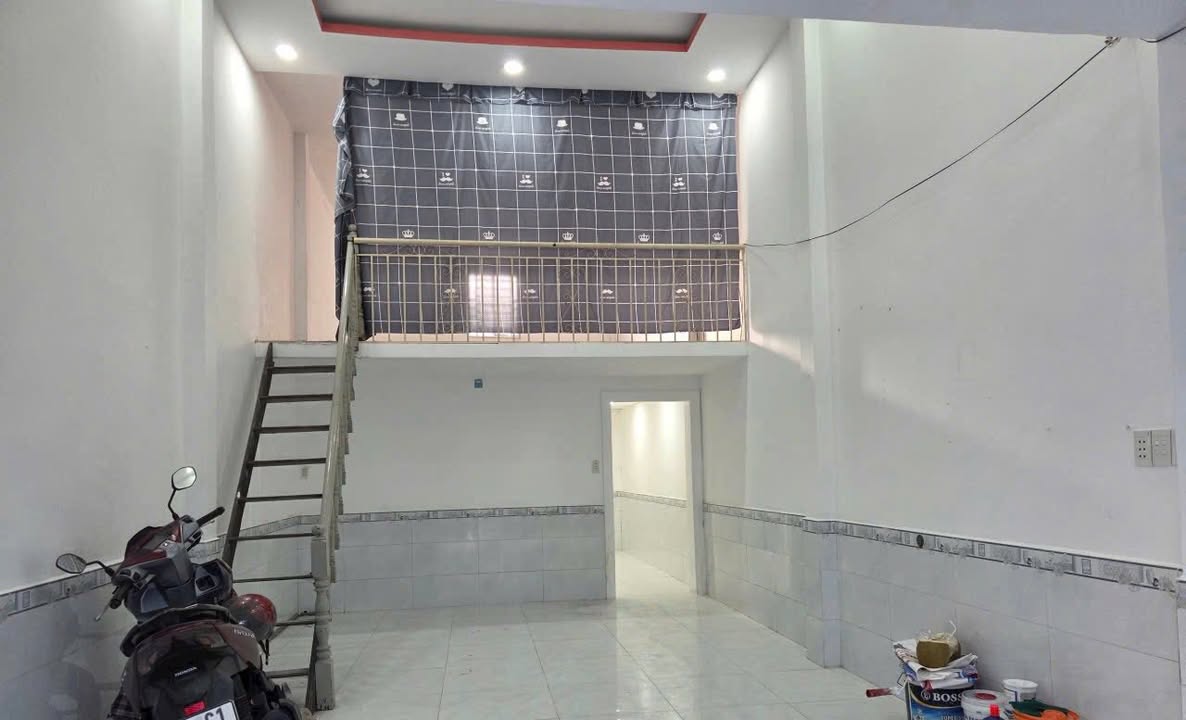 Nhà cấp 4 gác lửng đường Số 4, Bình Hưng Hòa, 48m² - Tiện nghi gần trường học!