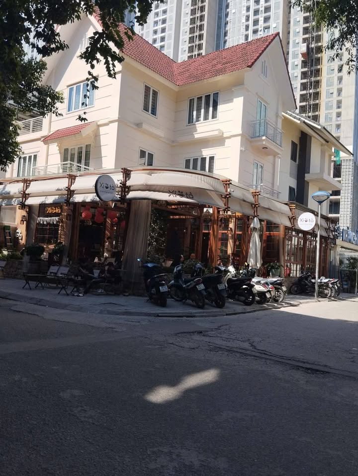 Biệt thự lô góc Mỗ Lao 180m² giá 36 tỷ - Đẳng cấp sang trọng!