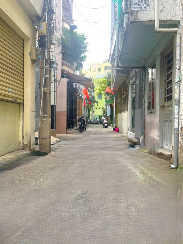 Nhà riêng Cách Mạng Tháng Tám, Q3 20m² giá 4.6 tỷ - Sẵn sàng vào ở!