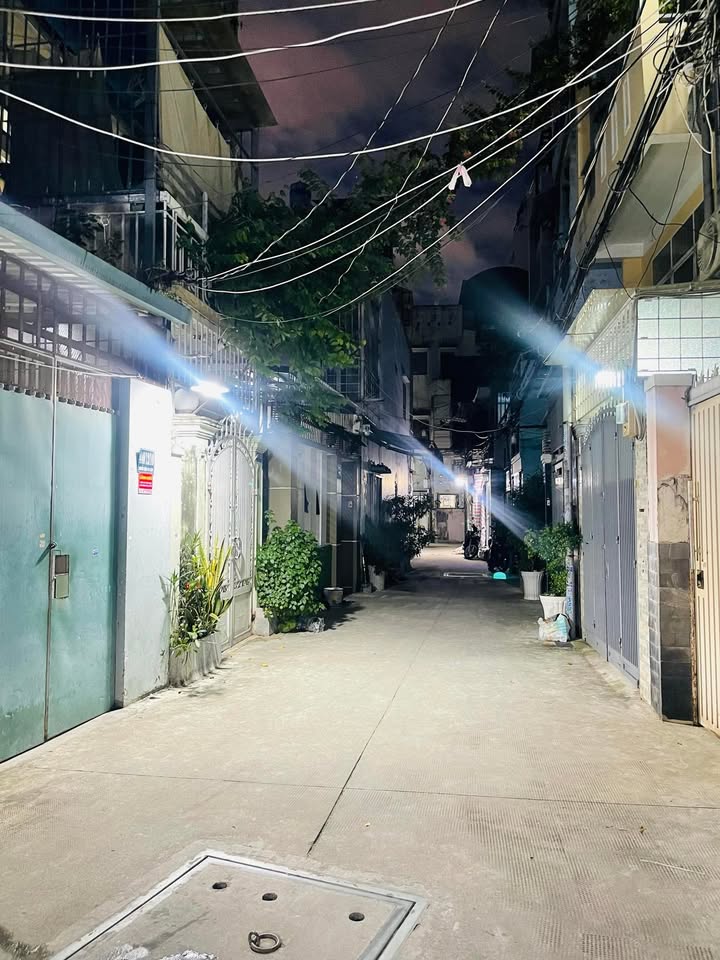 Nhà phố Nguyễn Kiệm, Phú Nhuận 36m² giá 5.95 tỷ - Hẻm thông thoáng, gần xe hơi đậu