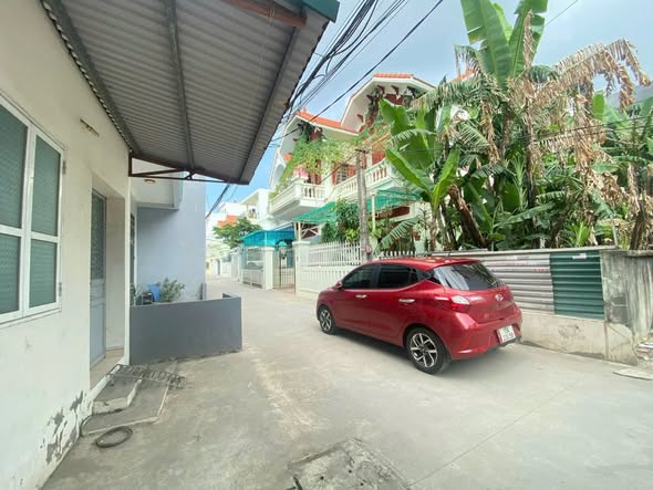 Nhà 3 tầng tại Đoàn Kết, Hải An, 33m² - Ô tô đỗ cửa, giá chỉ 2 tỷ!