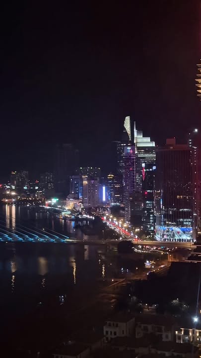 Căn hộ Vinhomes Central Park Bình Thạnh 74m² giá 19.5 tỷ - View trực diện Bitexco