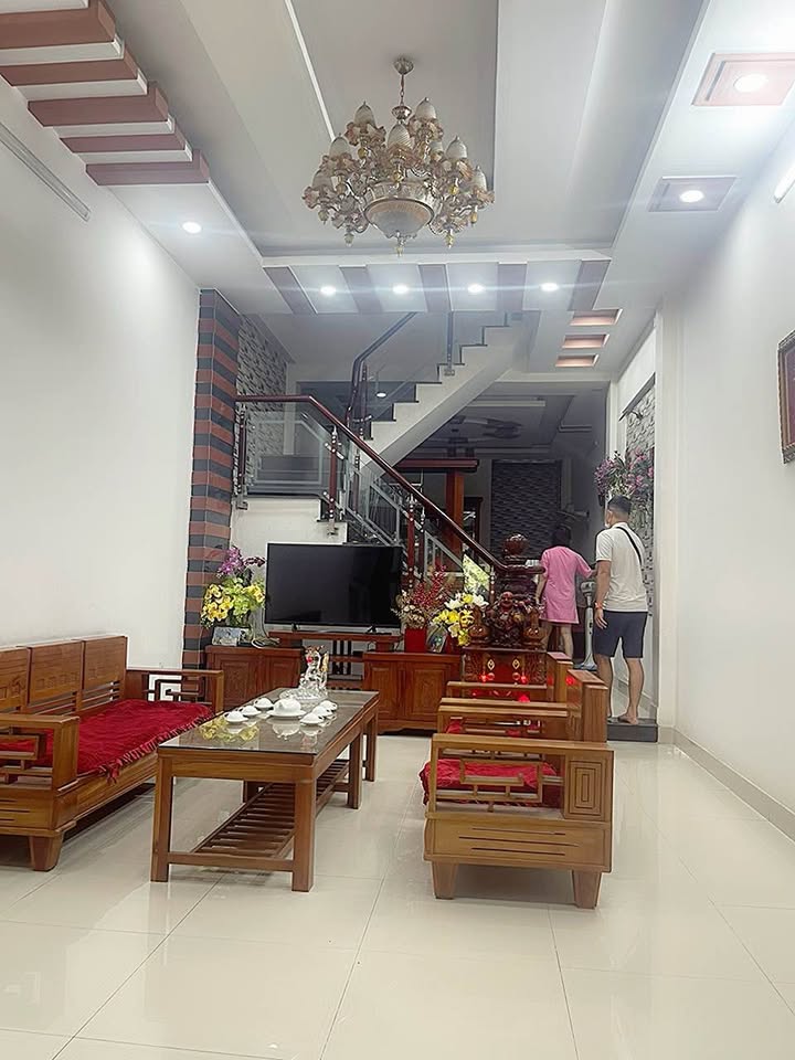 Nhà 3 tầng Thủ Đức 88m² giá 6 tỷ - Sổ đỏ chính chủ, hỗ trợ vay