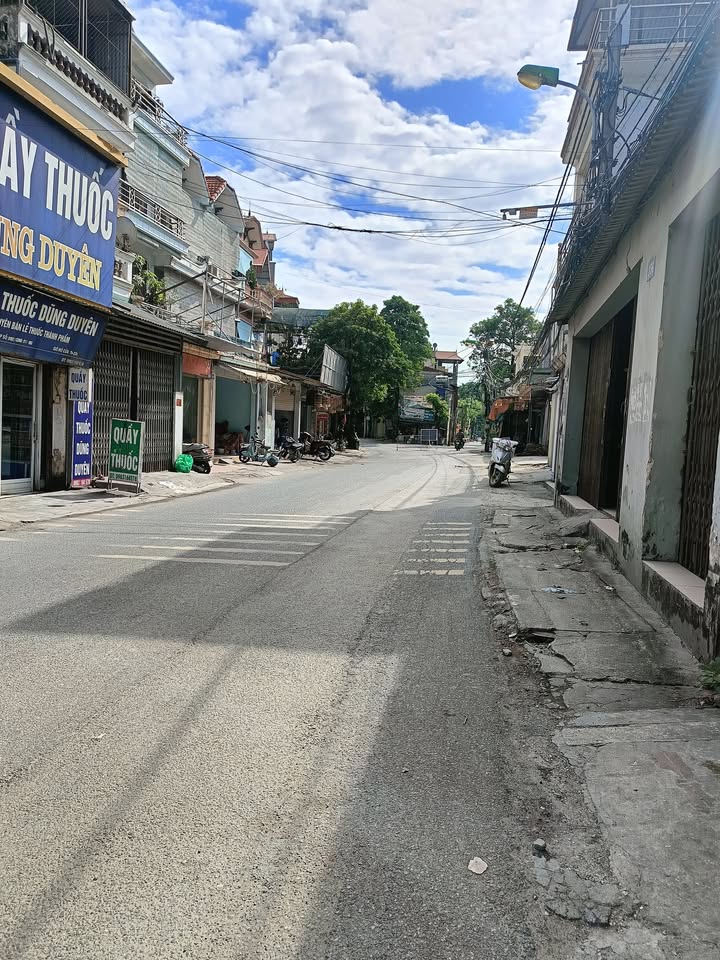 Nhà mặt ngõ ô tô 7 chỗ đường Đông Mỹ 100m² giá 12 tỷ - Đầu tư sinh lời hấp dẫn!