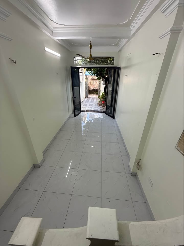 Nhà 2 tầng ngõ Phù Long, 42m² giá 1.379 tỷ - Chính chủ, tiện nghi đầy đủ!