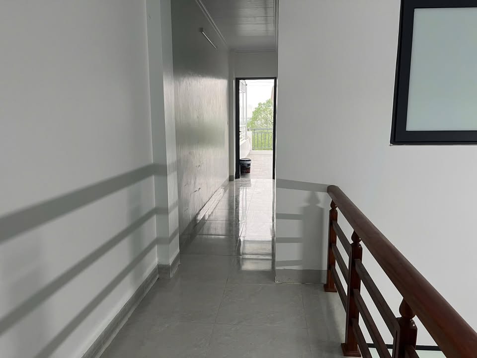 Nhà 3 tầng mặt đường Phượng Hoàng, Vinh 100m² - Chính chủ bán gấp!