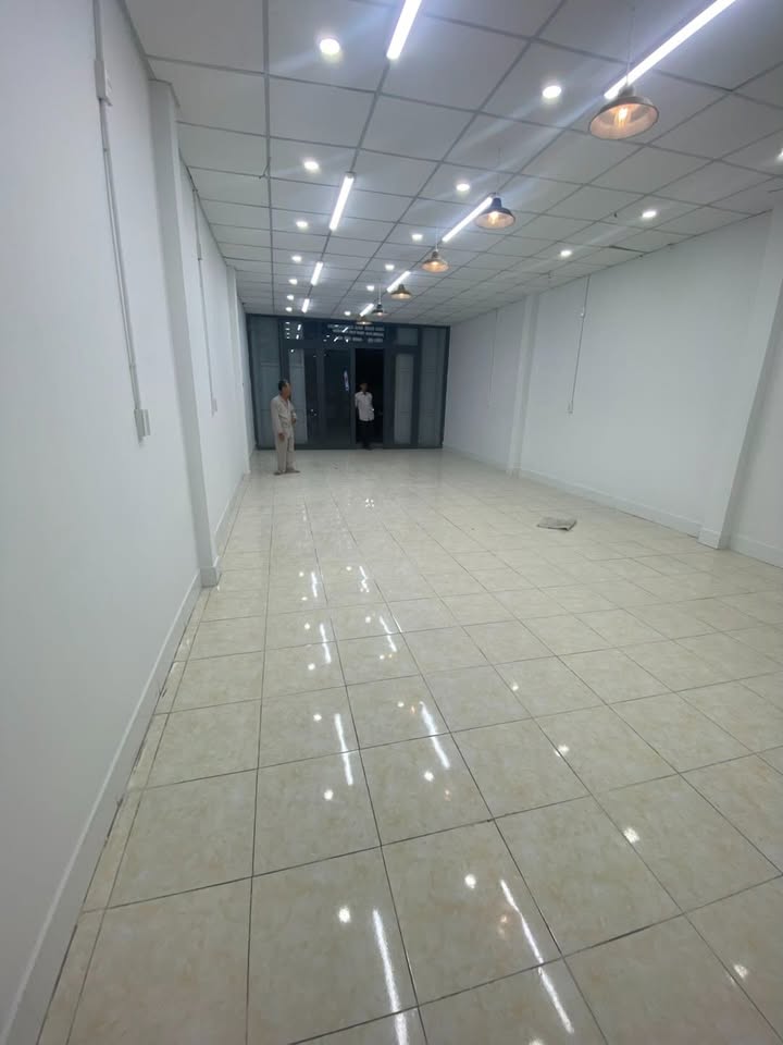 Cho thuê mặt bằng đường Hồ Nghinh, Sơn Trà 135m² giá 20 triệu - Vị trí đắc địa cho kinh doanh!