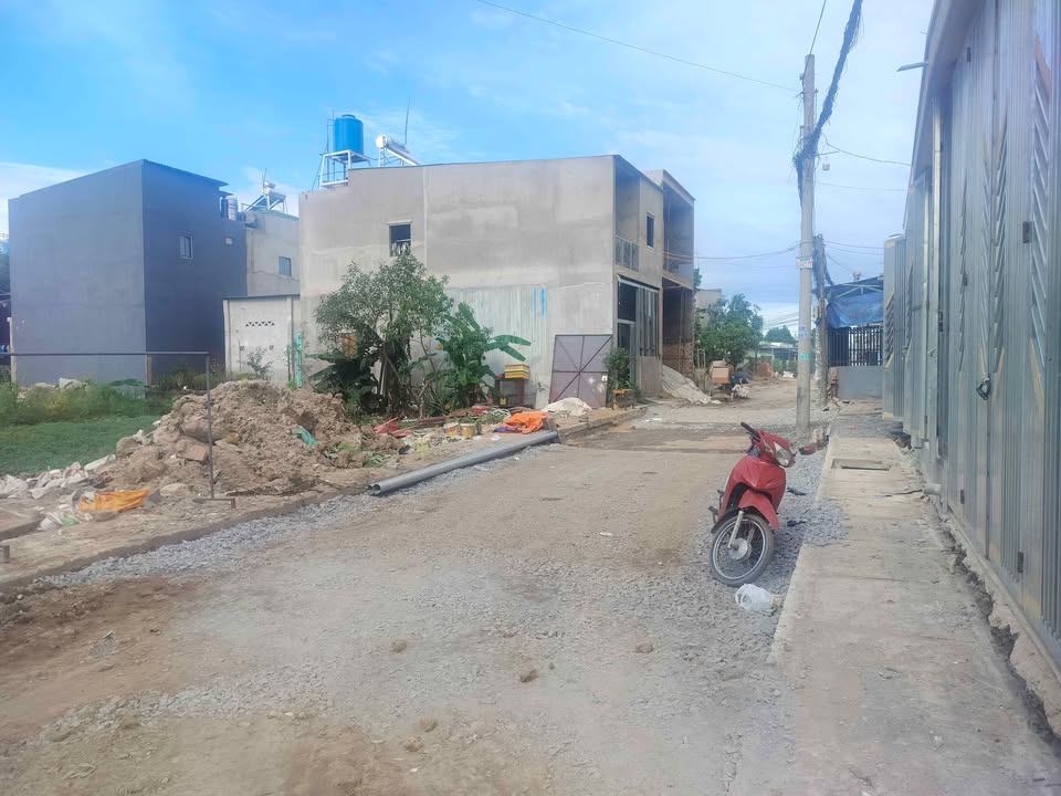 Đất sử dụng lâu dài tại phường Tân Đông Hiệp, Dĩ An - 105m² - Giá chỉ 2.5 tỷ VND!