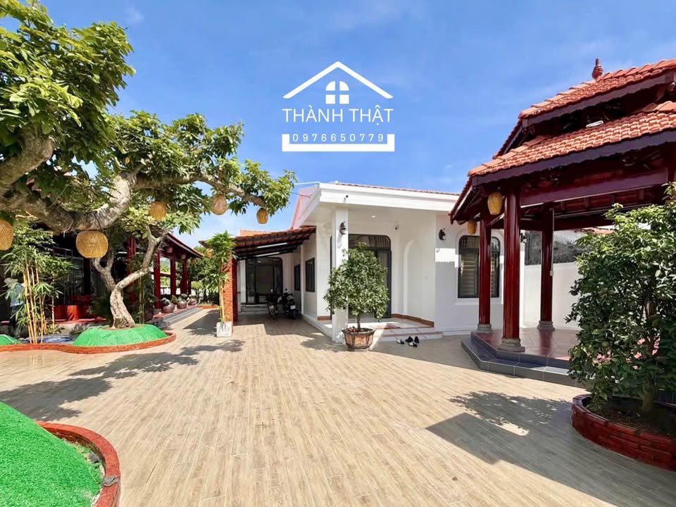 Nhà nghỉ dưỡng sân vườn 1013m² tại Vĩnh Công, Long An - Thiết kế hiện đại, giá chỉ 5.9 tỷ!