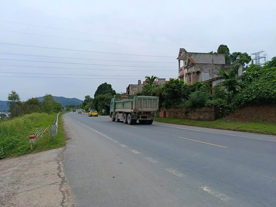 Đất nền lô góc 368m² đường ĐT446, xã Mông Hóa - Tiềm năng kinh doanh vượt trội!