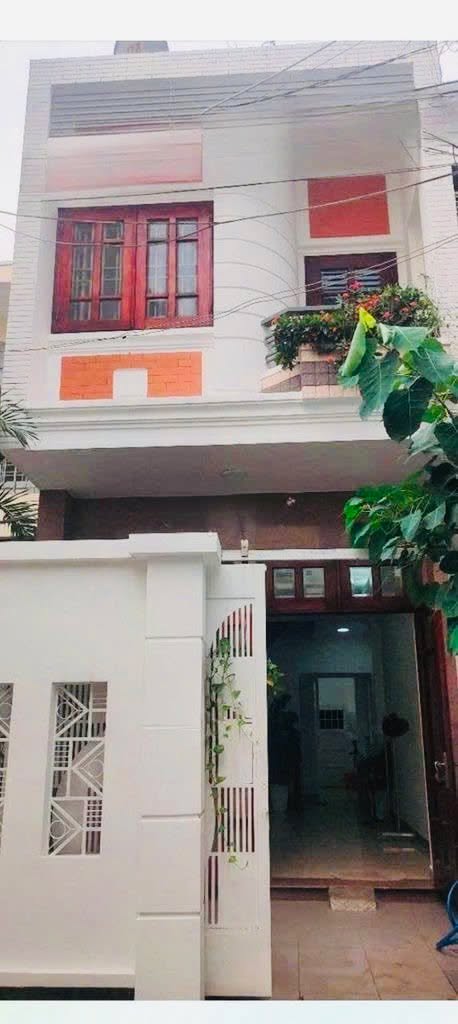 Nhà nguyên căn cho thuê hẻm xe hơi Bùi Đình Tuý 56m² giá 14 triệu - Phù hợp cho gia đình và văn phòng nhỏ!