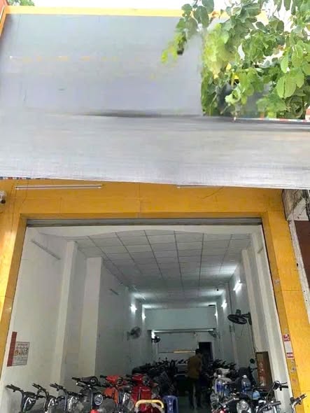 Cho thuê mặt tiền kinh doanh 100m² Lũy Bán Bích - Giá 30 triệu/tháng, vị trí đắc địa!
