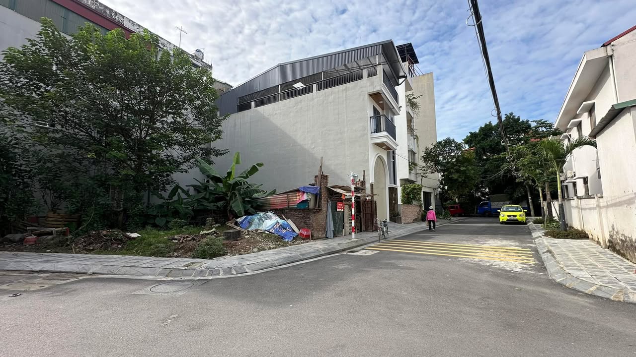 Đất tái định cư phân lô Việt Hưng 90m² - Lô góc hai mặt thoáng, giá thỏa thuận!