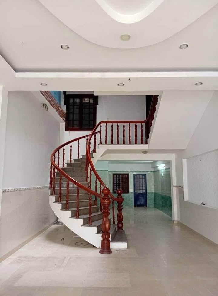 Nhà mặt tiền đường Điện Biên Phủ, quận Thanh Khê, 95m² giá 32 triệu - Phù hợp mở shop!