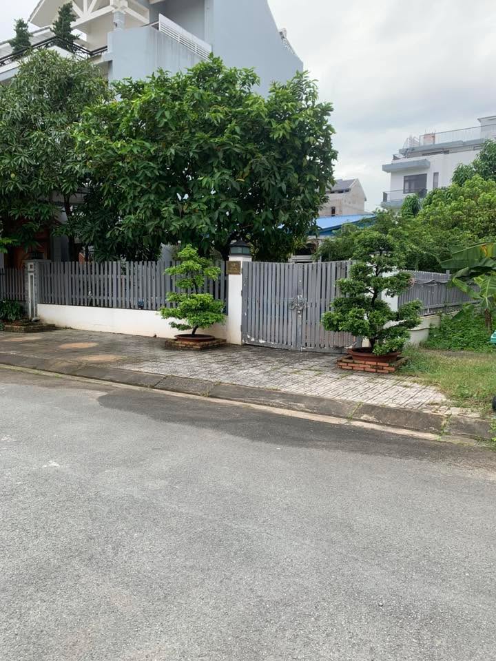 Nhà trệt sân vườn 523 Đỗ Xuân Hợp, Thủ Đức, 200m² - Không gian sống lý tưởng!