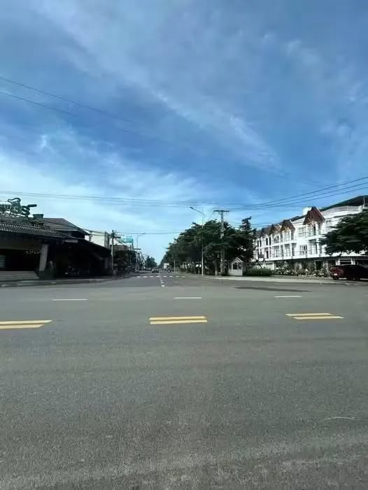 Nhà riêng tại 11 Lạc Long Quân, Đức Trọng 110m² giá 8.4 tỷ - Đầu tư sinh lời ngay!