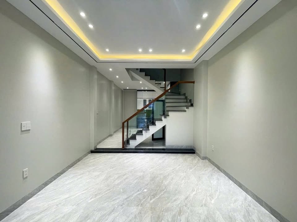 Nhà 4 Tầng Ngô Gia Tự, Hải An 40m² giá 4.6 tỷ - Thiết kế hiện đại, sổ đỏ chính chủ!