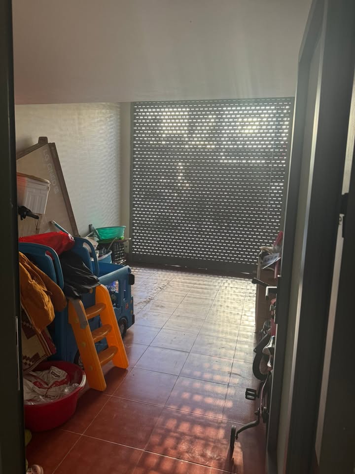 Bán nhà tại Bãi Cháy, Hạ Long 83m² giá chỉ 4,xy tỷ - Hướng Đông thoáng mát!