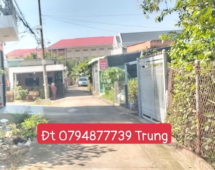 Đất thổ cư Hưng Long, Bình Chánh 107m² giá chỉ 1.95 tỷ - Sổ hồng riêng, vị trí đắc địa!