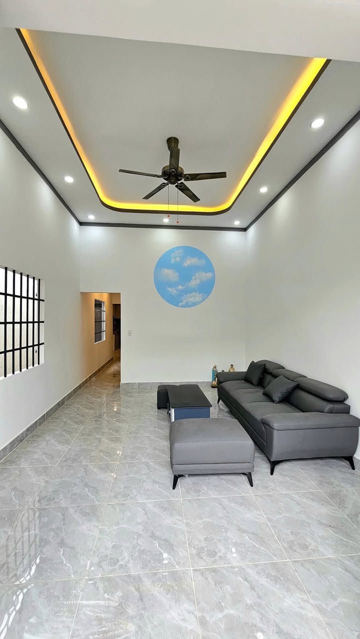 Nhà đẹp Hố Nai 80m² giá 1.55 tỷ - Đón Tết ngay với nội thất cao cấp!