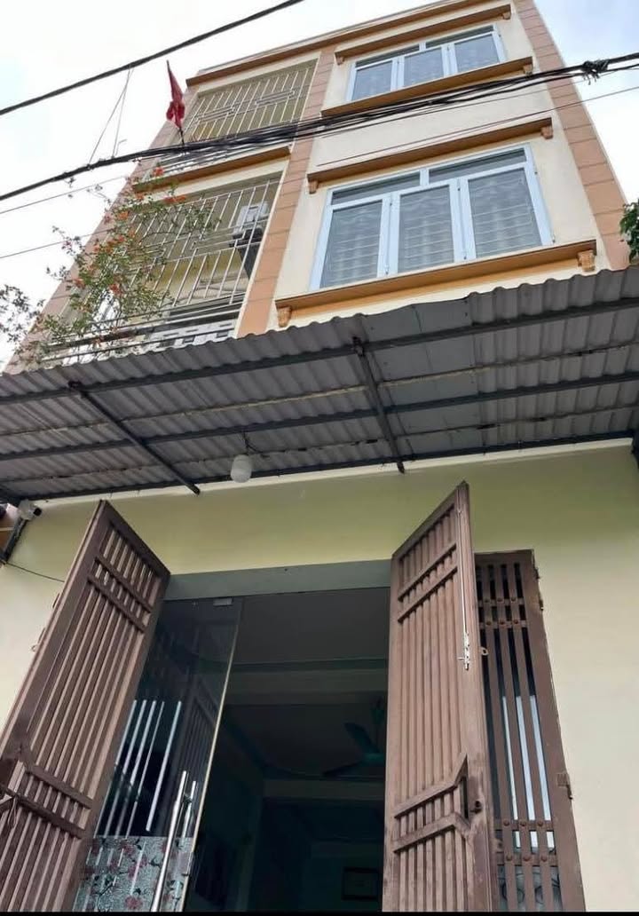 Nhà 3 tầng đường Đông Mạc, Nam Định 63m² giá 2.45 tỷ - Ô tô đỗ cửa!