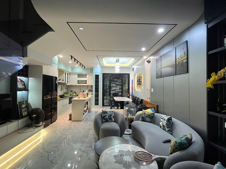 Nhà đẹp 3 tầng Hòa Minh 75m² - Full nội thất hiện đại, chỉ việc vào ở!