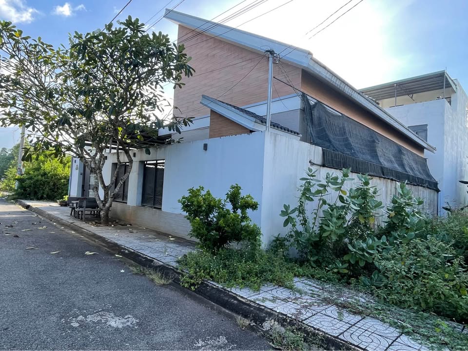 Nhà mái Nhật hiện đại khu Gia Phát, Tam Long, 240m² giá 6 tỷ - Chính chủ bán gấp!