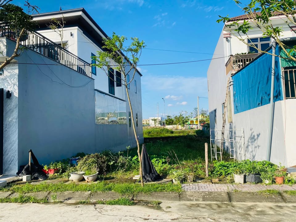 Đất nền Thạch Hưng 168m² giá 4 tỷ - Gần trường tiểu học và nhà văn hóa!