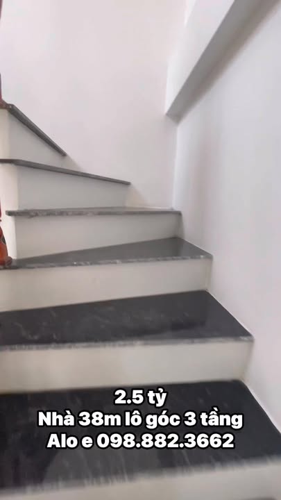 Nhà 3 tầng lô góc 38m² Trần Lãm giá 2.5 tỷ - Ô tô vào tận nơi!