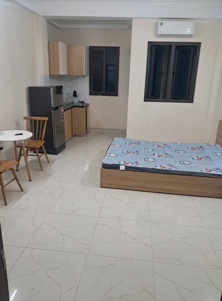 Căn hộ studio Nguyễn Văn Cừ 30m² giá 3.8 triệu - Full nội thất, gần cầu Chương Dương!