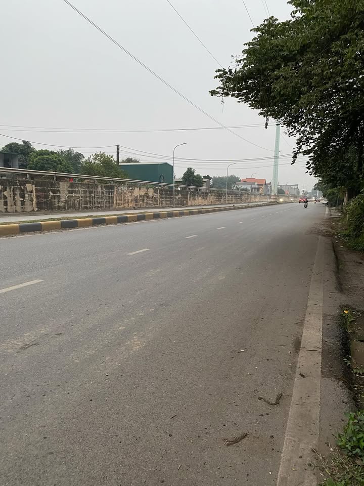 Nhà mặt đường Lạc Long Quân Tiên Cát 200m² giá 5 triệu - Kinh doanh và ở ngay!