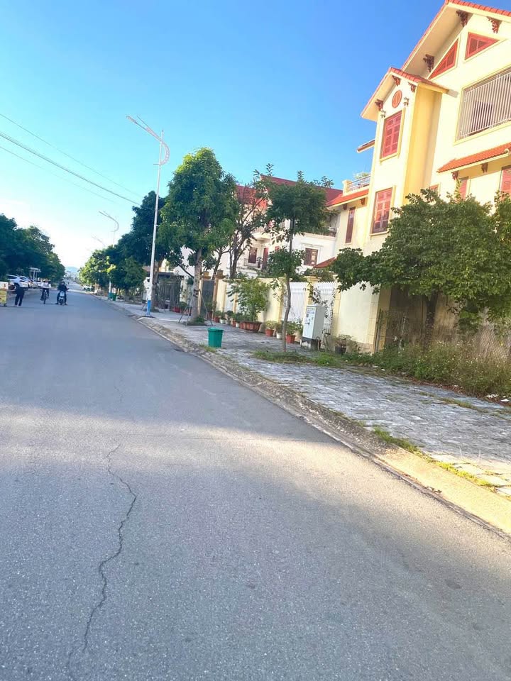 Đất nền Quận Móng Cái 110m² giá 3 tỷ - Vị trí đắc địa, đầu tư sinh lời!