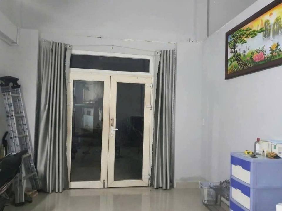 Nhà bán Phong Phú, Bình Chánh 45m² giá 2 tỷ - Sổ hồng riêng, thương lượng ngay!