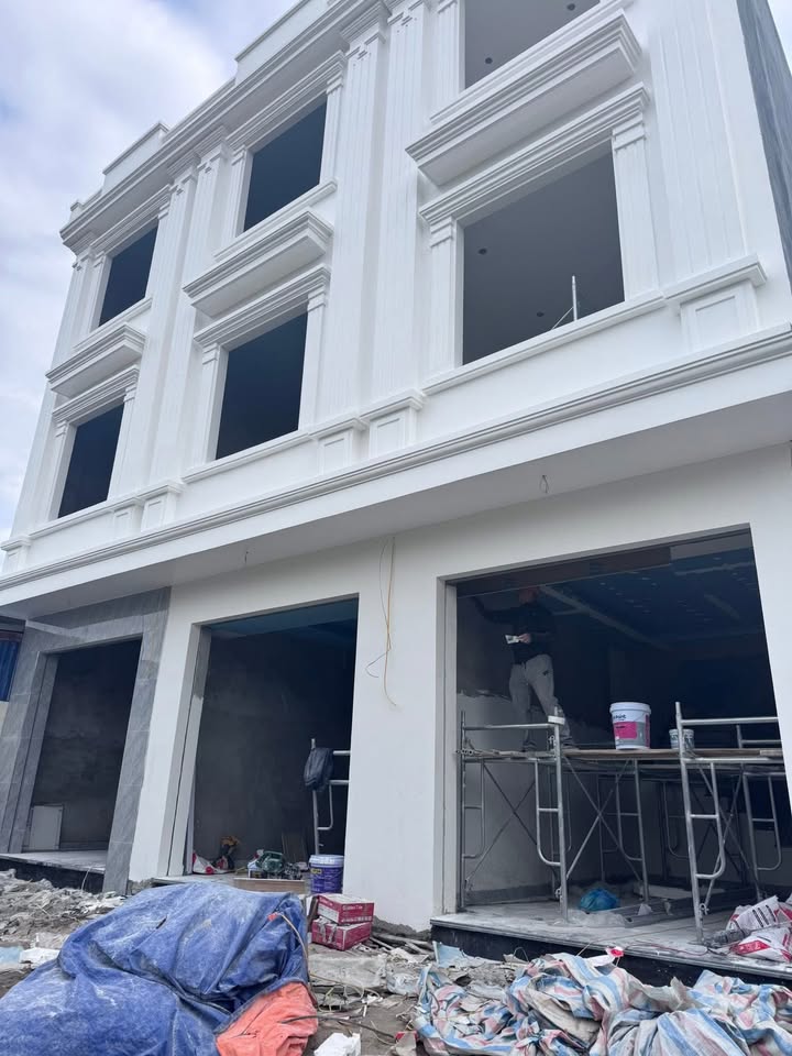 Nhà 3 tầng tại Đông Hải 2 60m² giá 2.8 tỷ - Sân cổng riêng và thoáng mát!