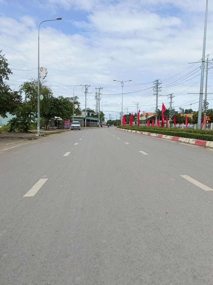 Đất thổ cư Hiệp Hòa, Đức Hòa 354,9m² giá 2,8 tỷ - Mặt tiền đường nhựa, gần trường học!