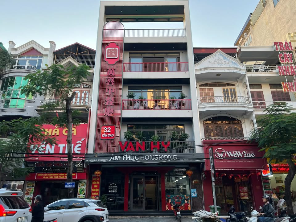 Nhà mặt phố Văn Cao 180m² giá 80 triệu - Vị trí vàng cho thương hiệu cao cấp!