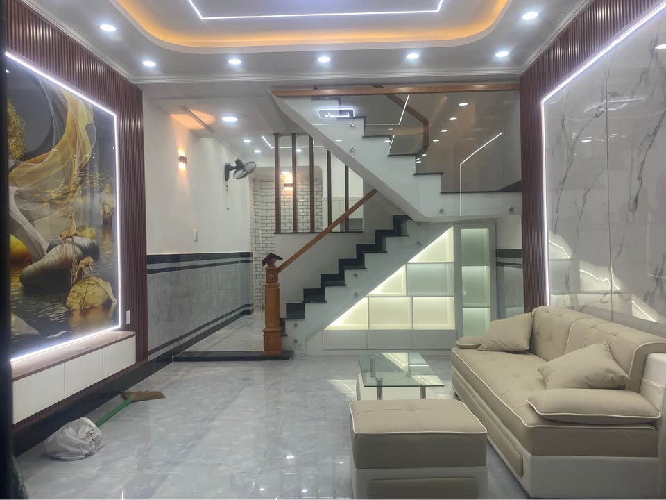 Nhà đẹp Tân Thới Hiệp Q12 43m² giá 3 tỷ - Thiết kế hiện đại, sổ hồng đầy đủ!