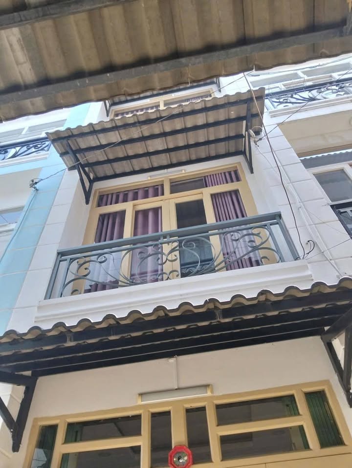 Nhà 3 tầng bán tại đường Tô Ngọc Vân, Thới An, 24m² giá 1.53 tỷ - Sổ hồng chung, thương lượng!