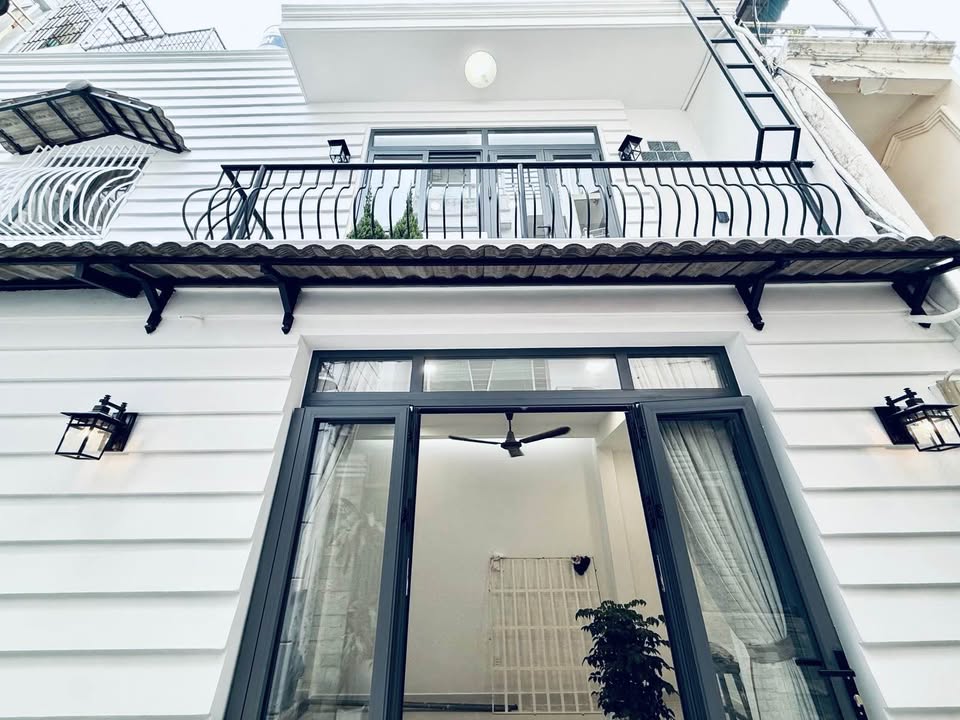 Nhà phong cách Châu Âu tại Tân Bình 34m² giá 5,68 tỷ - Khu dân trí cao