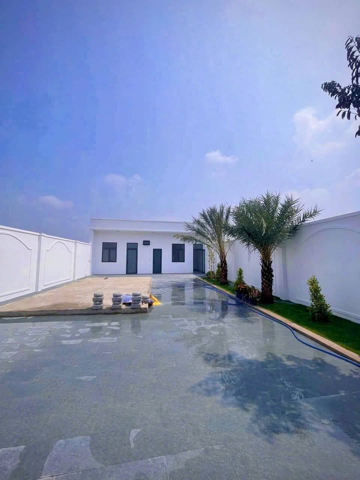 Nhà vườn Củ Chi 240m² giá 2.8 tỷ - Cần bán gấp ngay!