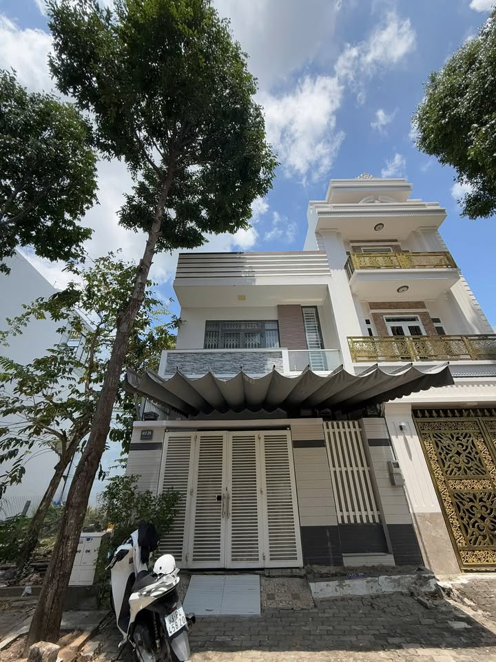 Nhà cho thuê 2 tầng đường Số 10 KDC Nam Long, Cái Răng - Giá chỉ 10 triệu/tháng!