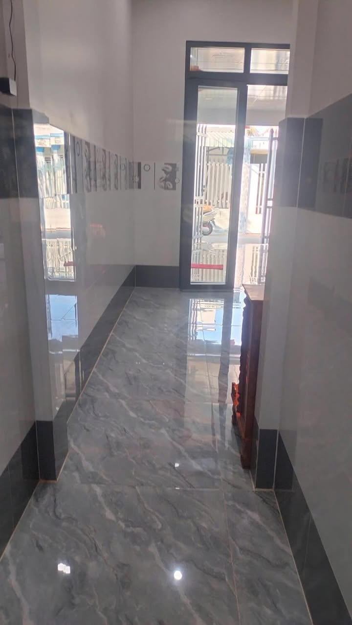 Nhà cấp 4 Tân Ngãi, Vĩnh Long 84.5m² giá 1.6 tỷ - Đường thông xe hơi thuận tiện