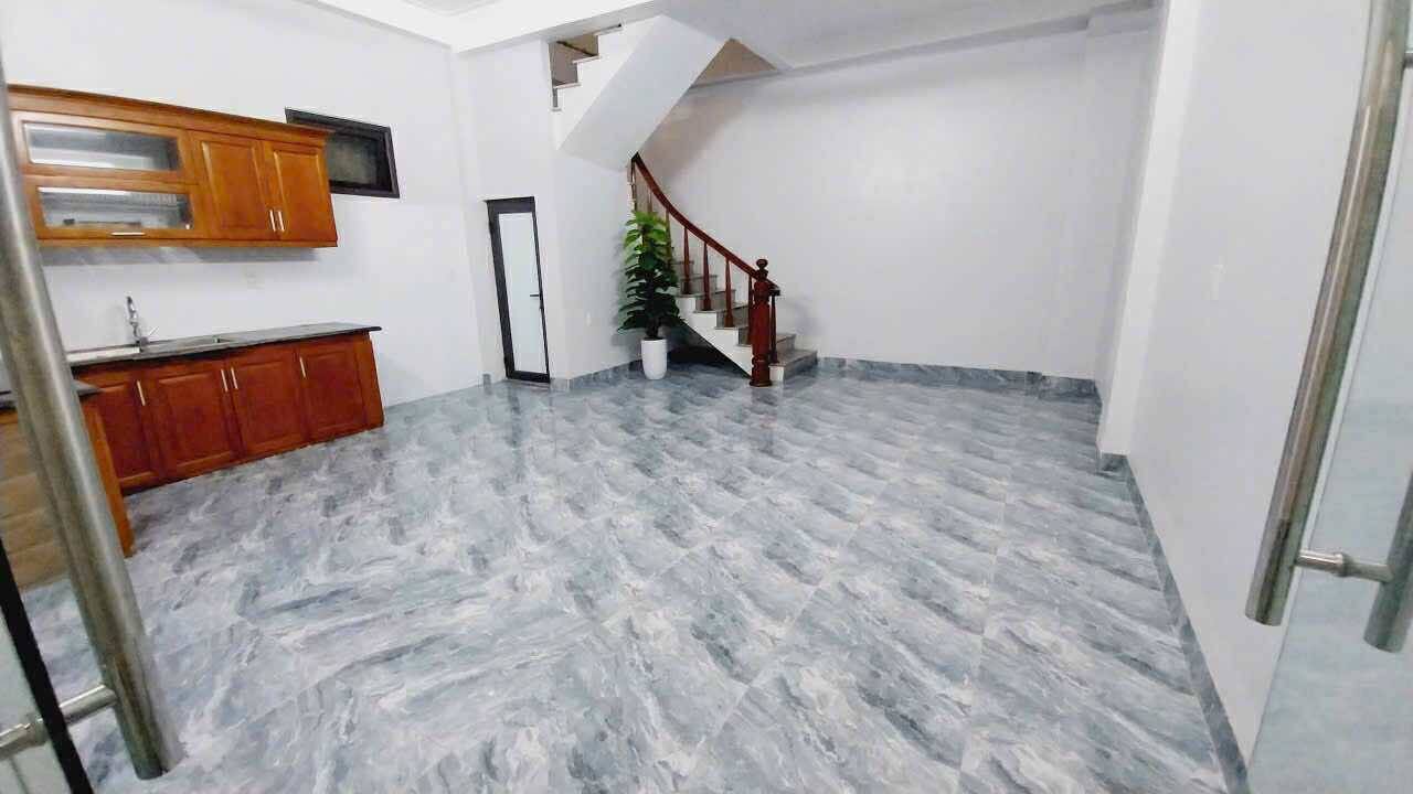 Nhà 3 tầng Kỳ Bá, Thái Bình 50m² giá 2 tỷ - Vị trí đắc địa gần chợ!