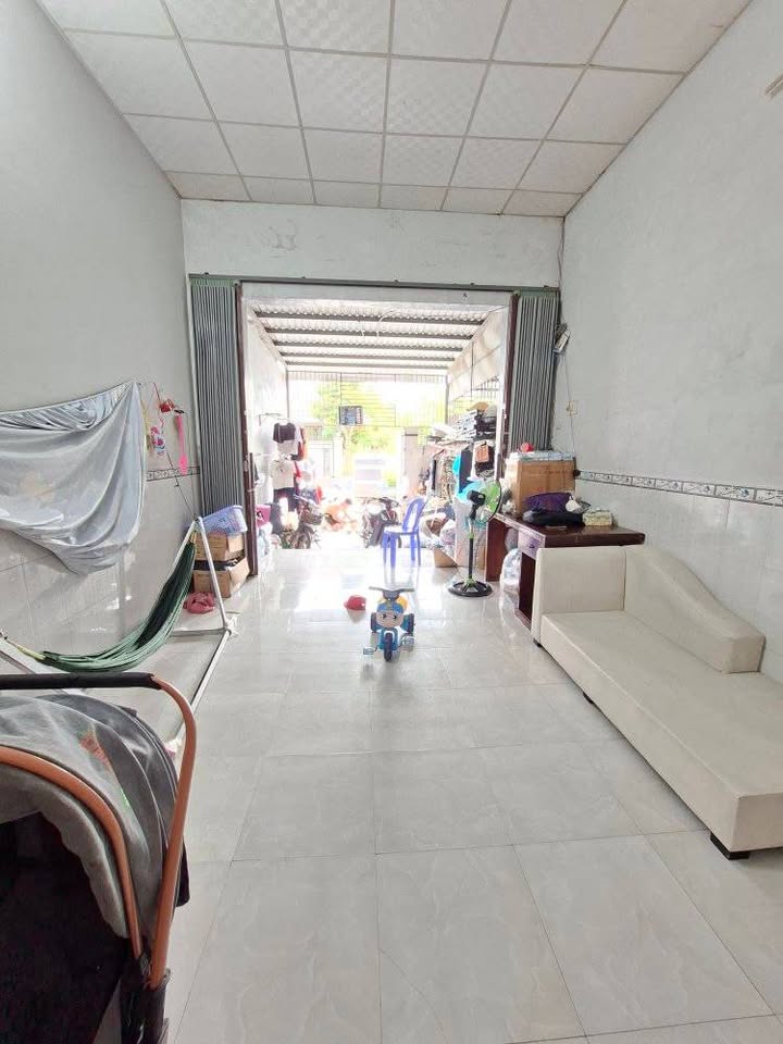 Nhà phố phường 5 Cà Mau 100m² giá 2 tỷ - Phù hợp làm văn phòng và ở gia đình!