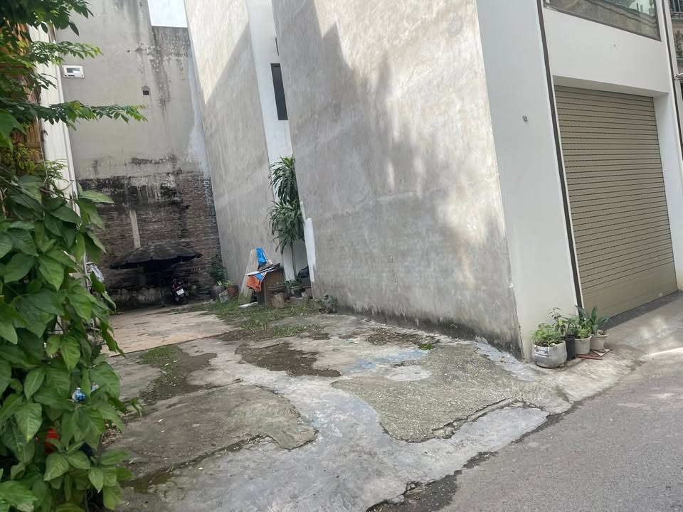 Bán lô đất tại Việt Hưng, quận Long Biên - Diện tích 60m² - Giá thương lượng tốt!