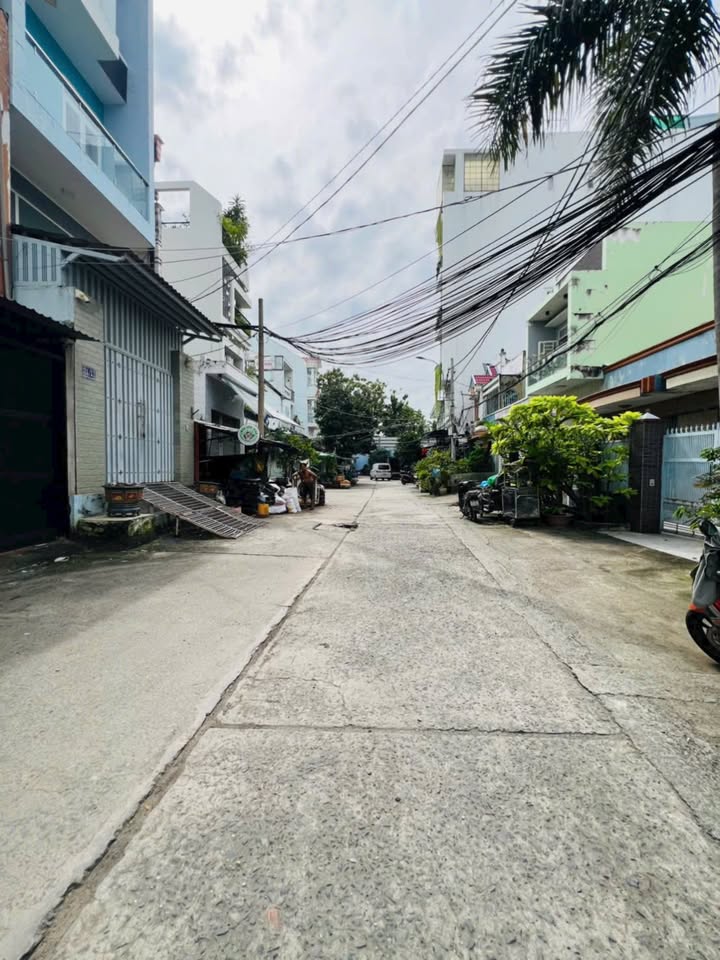 Nhà phố mặt tiền hẻm 12m Nguyễn Quý Yêm, Bình Tân 80m² giá 6.8 tỷ - Đầu tư sinh lời ngay!
