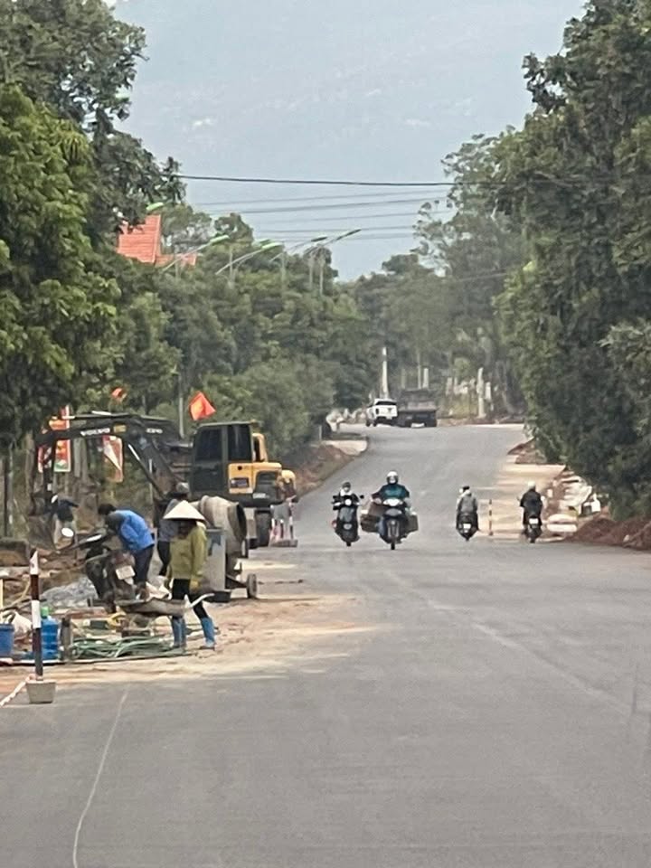 Đất nền kinh doanh tại Phường Đông Mai, Quảng Yên, 100m² - Giá chỉ 2.2 tỷ!