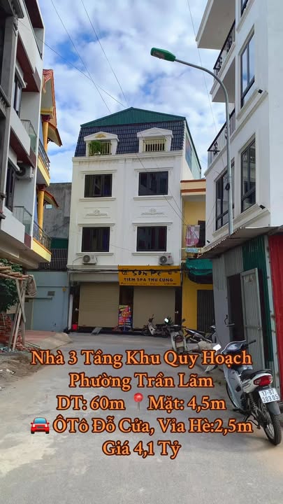 Nhà 3 Tầng Phường Trần Lãm Thái Bình 60m² giá 4.1 tỷ - Ô tô đỗ cửa, Vỉa hè rộng rãi!