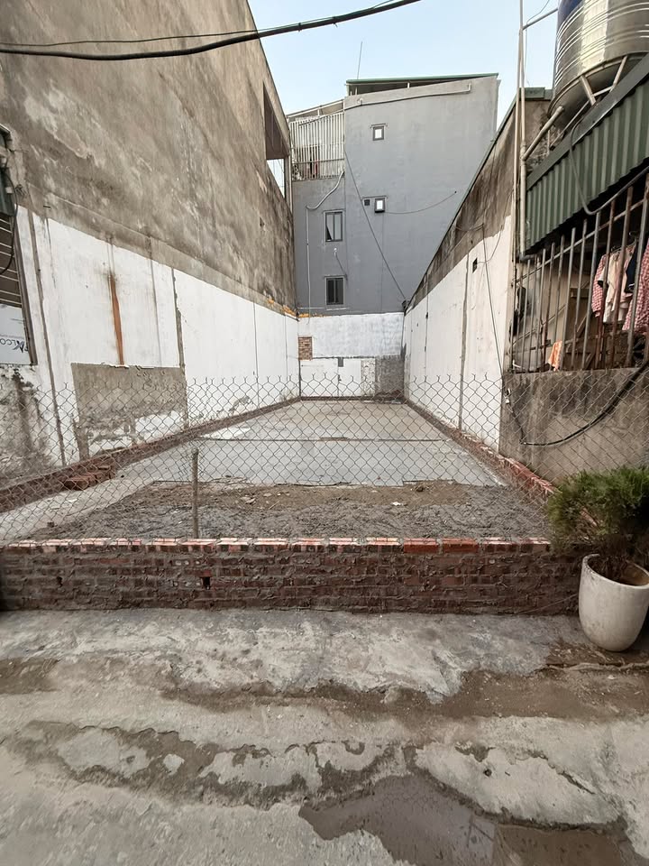 Đất nền Thượng Thanh Long Biên 64m² giá 9 tỷ - Sổ đỏ chính chủ!